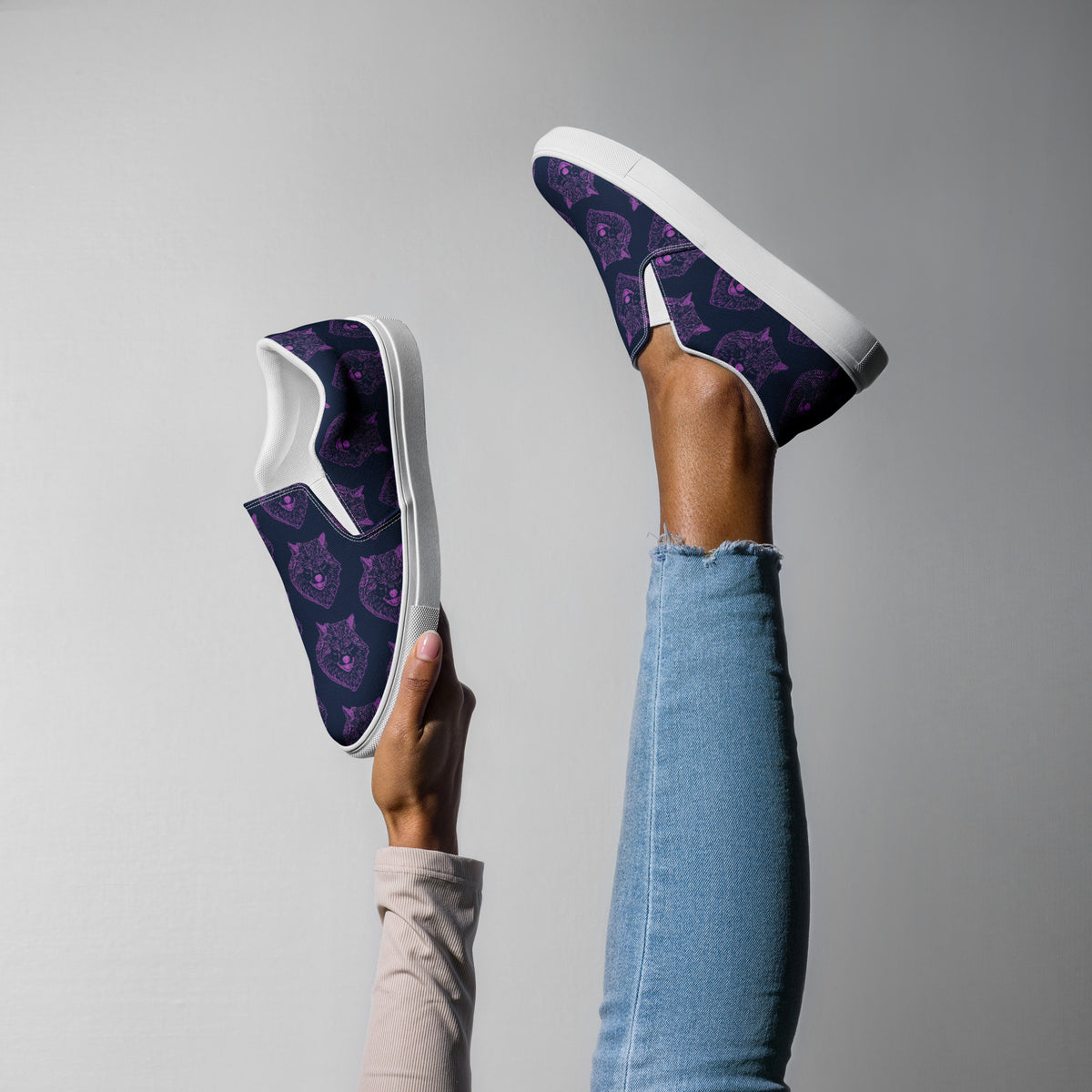Navy Lavender Smiling Wolf Women’s slip-on canvas shoes