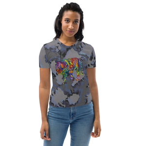 6 eyed rainbow tiger on painted grey camo Women's T-shirt