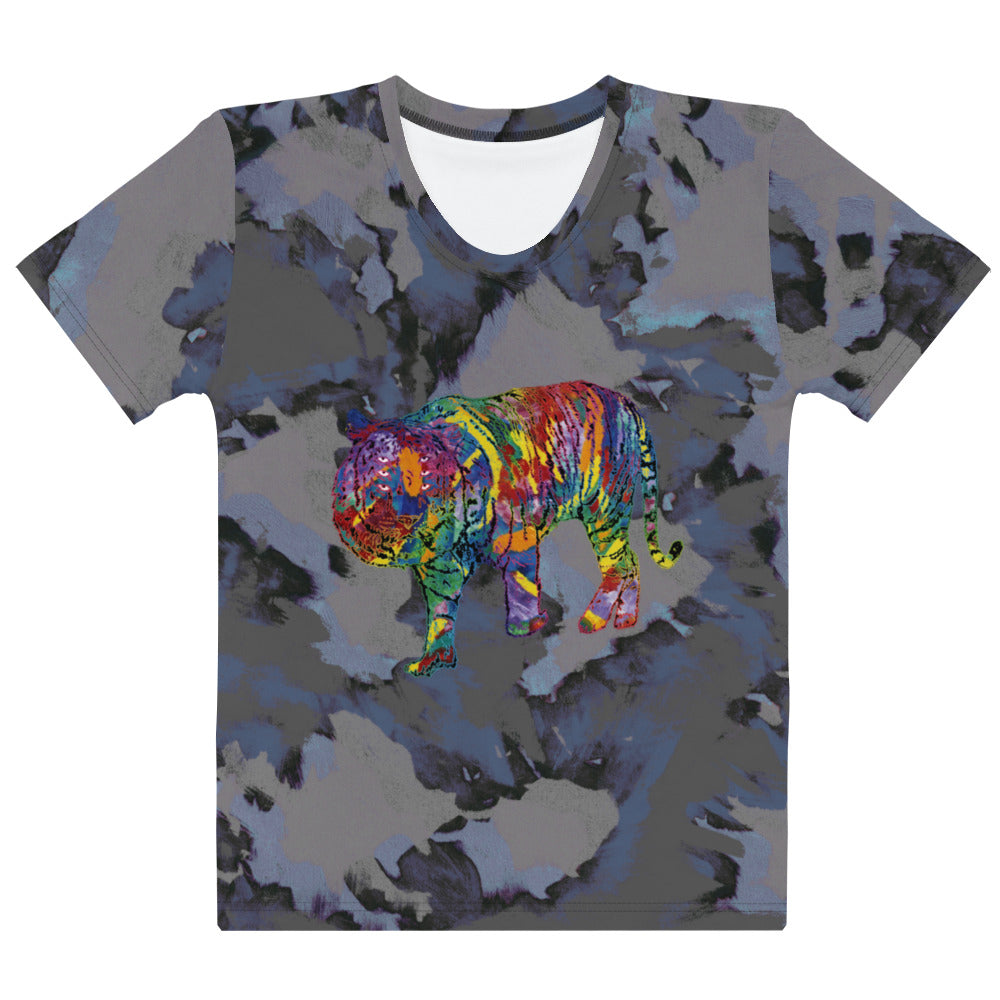 6 eyed rainbow tiger on painted grey camo Women's T-shirt