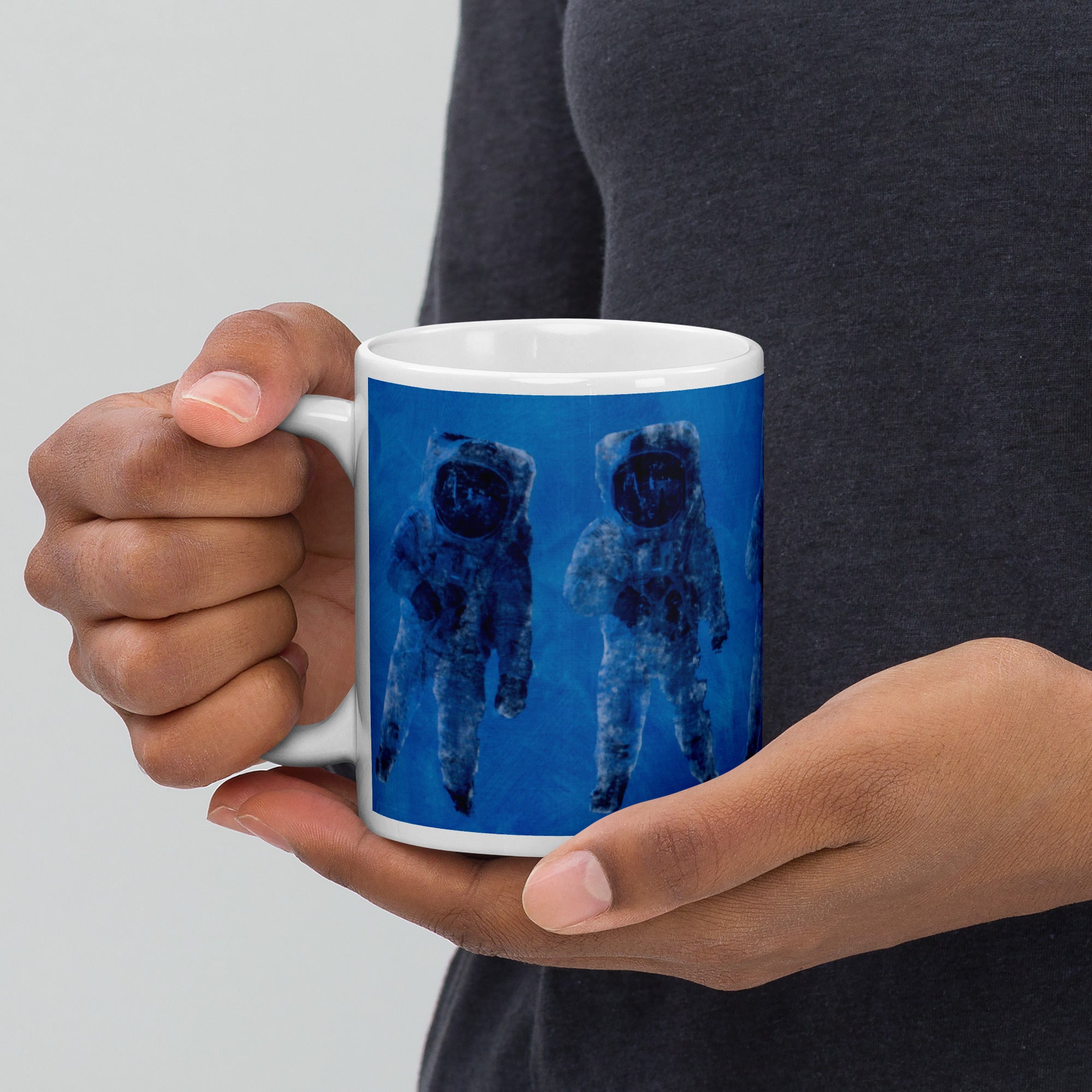 5 YInMn Blue Moonmen dance across your coffee